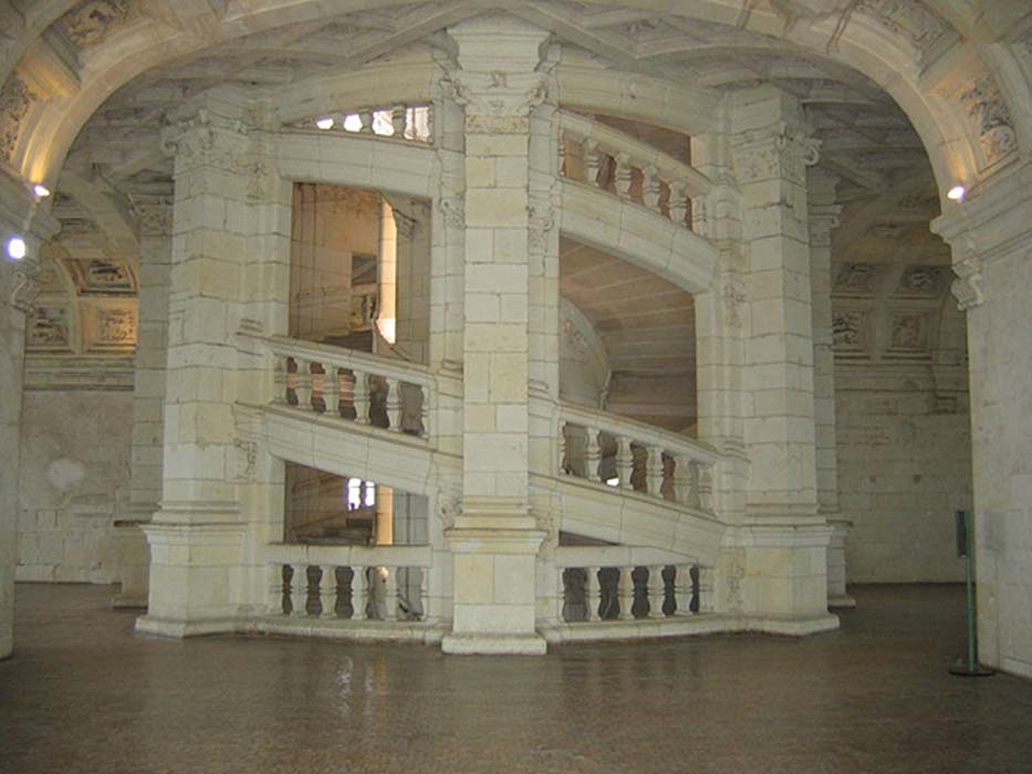 Da Vinci Designed a Double Helix Staircase at the Château de Cha