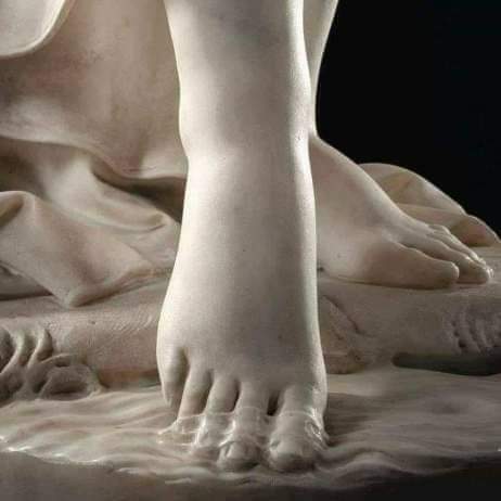 Wet toes made of marble